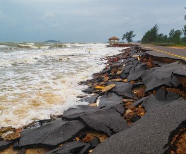 Erosion route littorale Togo