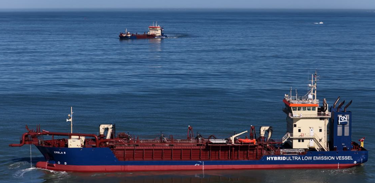 Drague aspiratrice en marche 