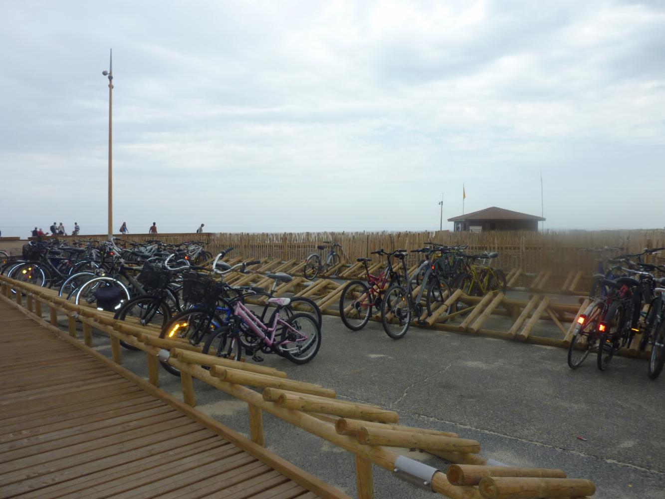 Création d'un parking vélos 