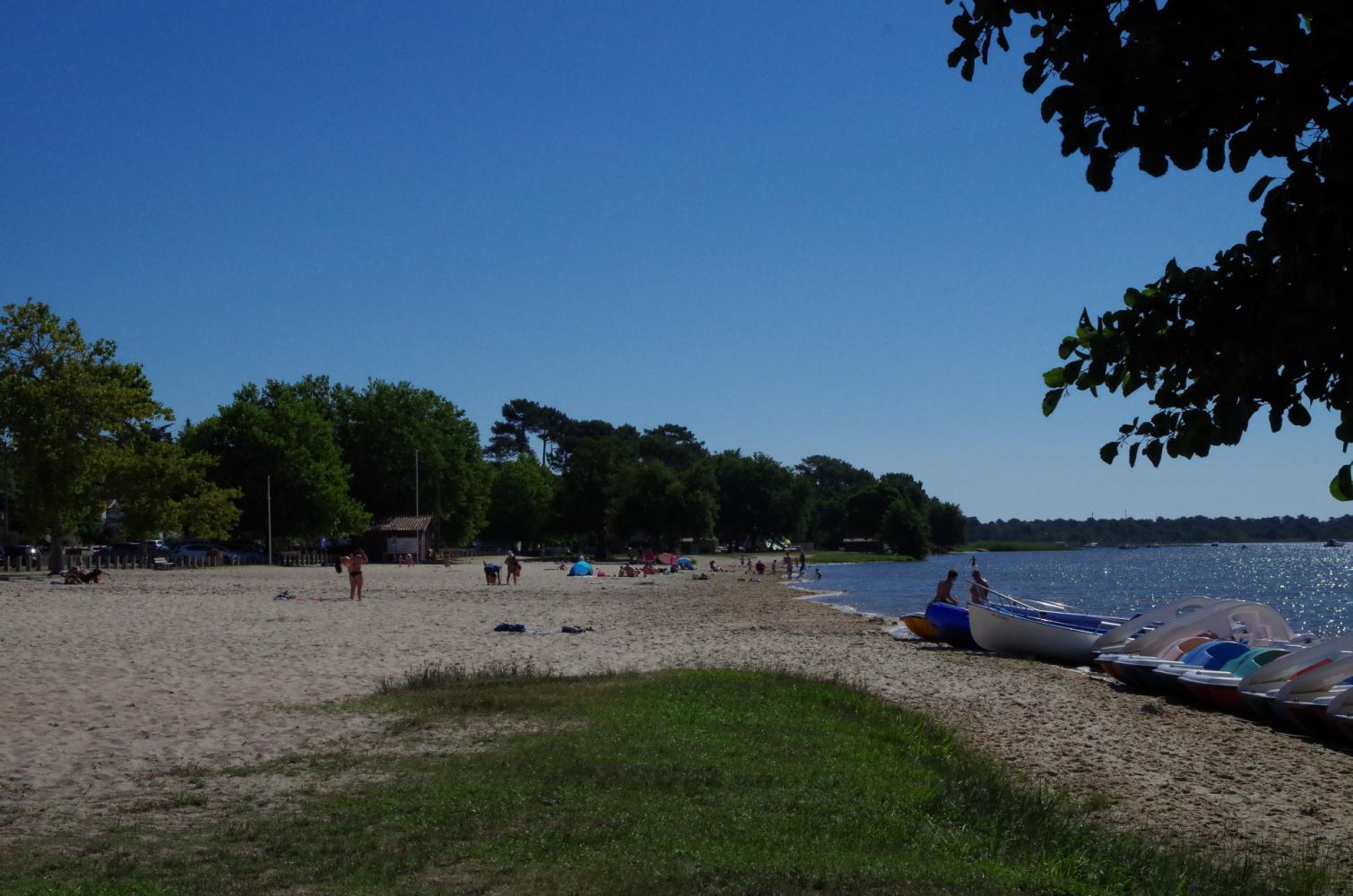 Vue sur le lac de Lacanau et ses abords