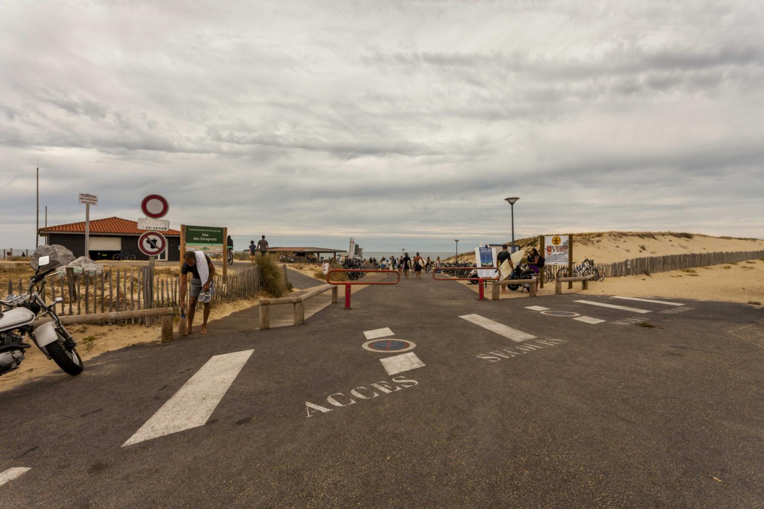 Entrée de la plage, accès secours