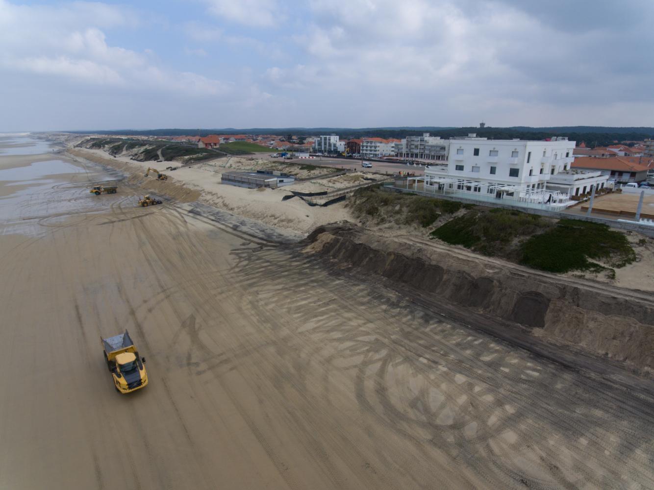 Opération de rechargement à Biscarrosse