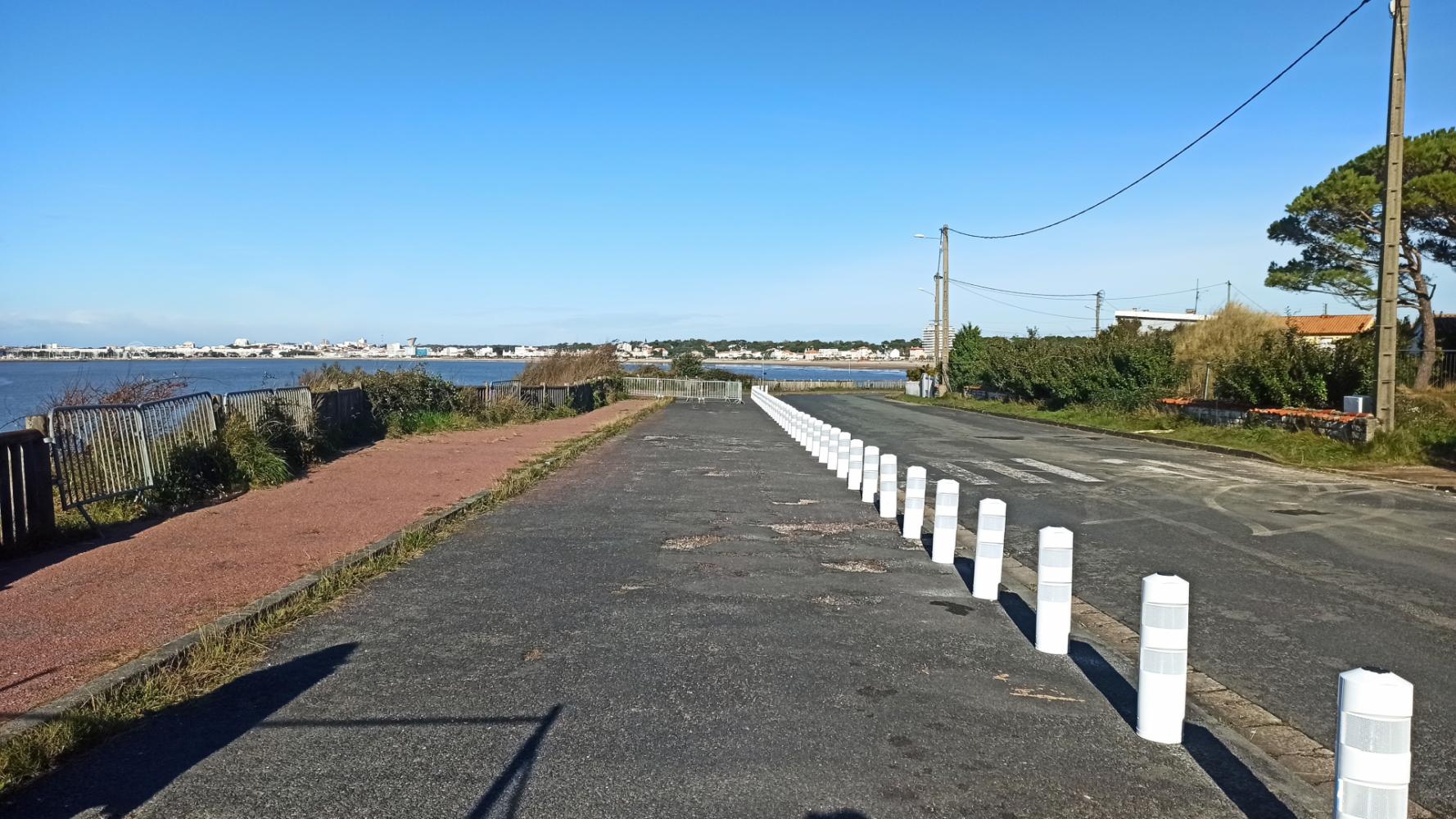 Fermeture des stationnements face au risque d'érosion