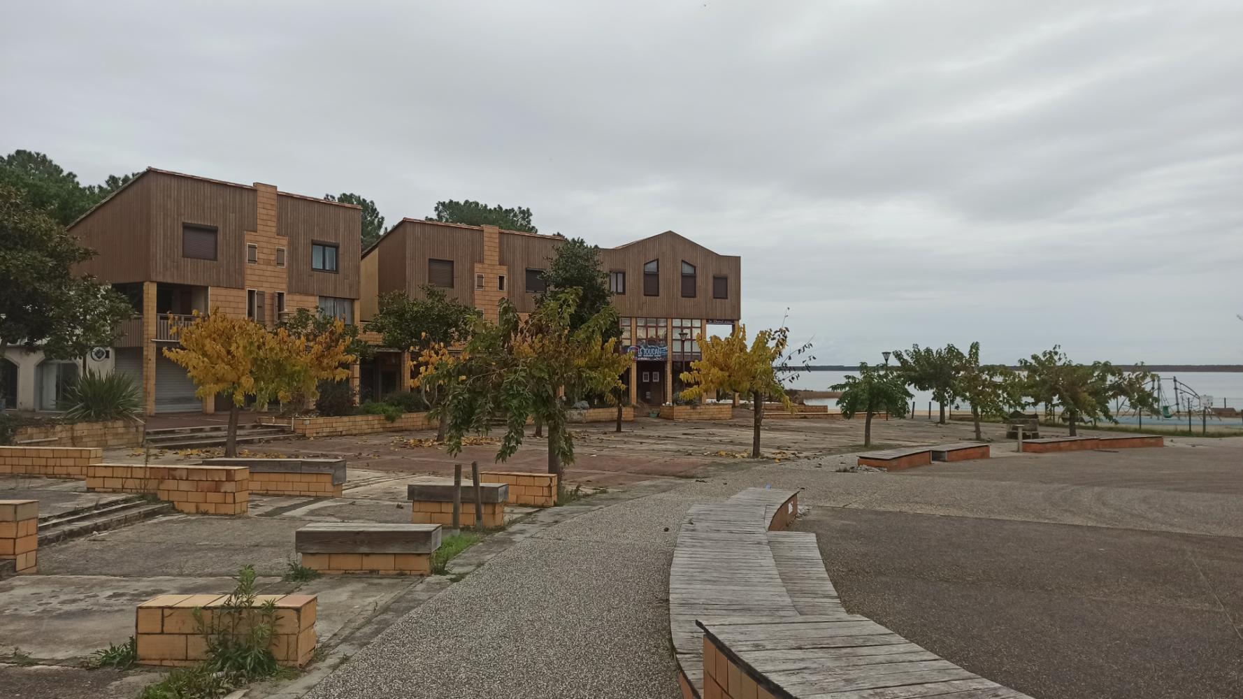 Place du pôle avant travaux 1