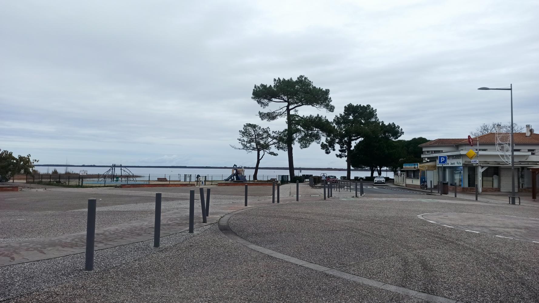 Place du pôle avant travaux 2