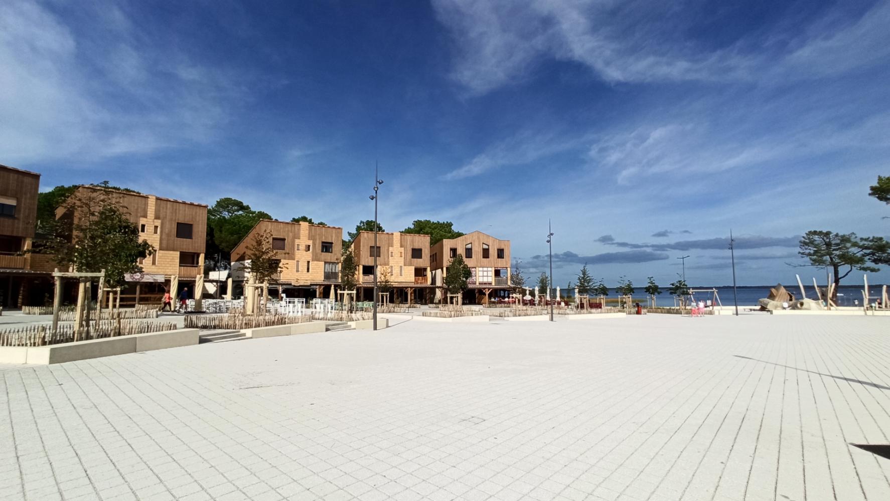 Place du pôle après travaux 3