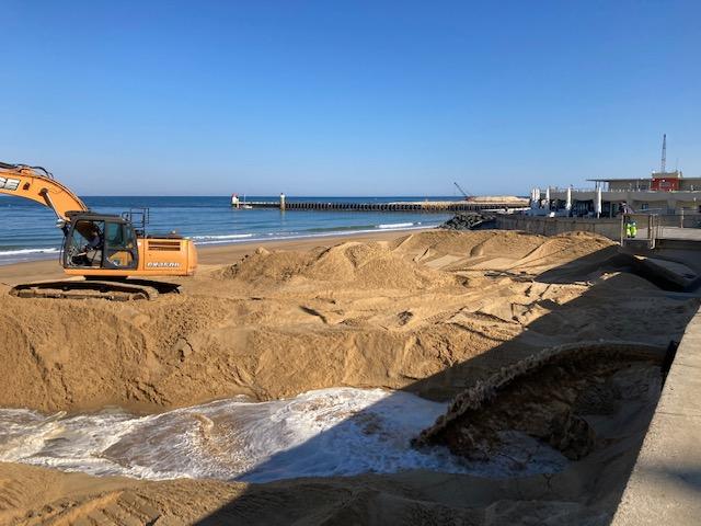 Transfert de sable sur la plage centrale via le By-pass