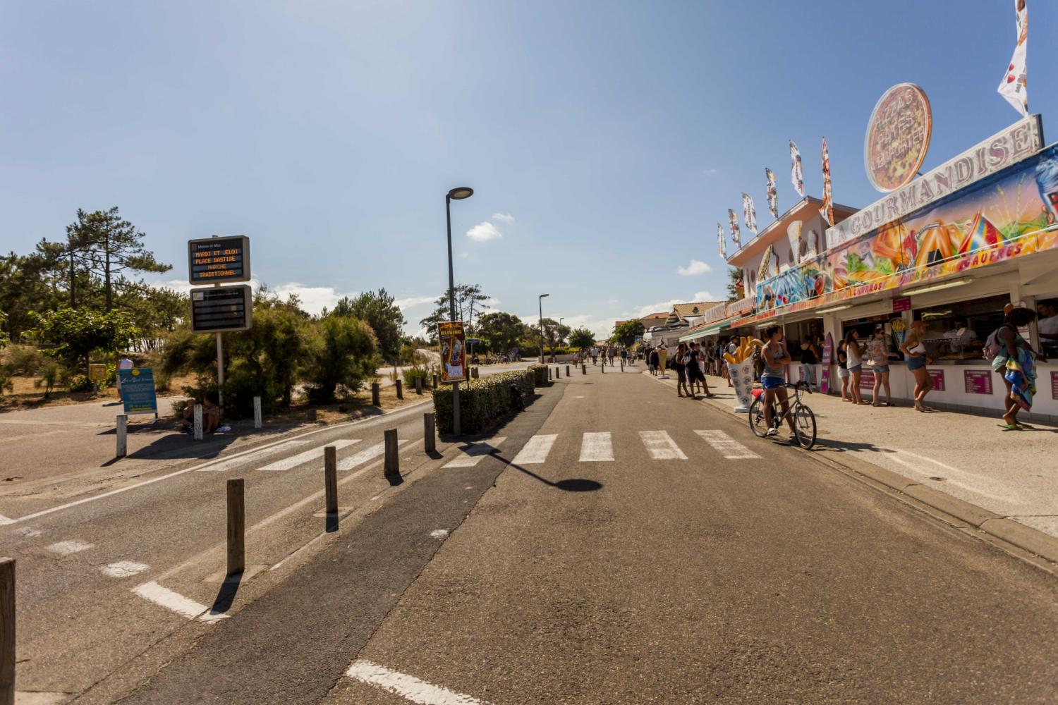 La montée à la plage avant travaux, un secteur minéral qui soulève des problématiques de gestion des eaux pluviales