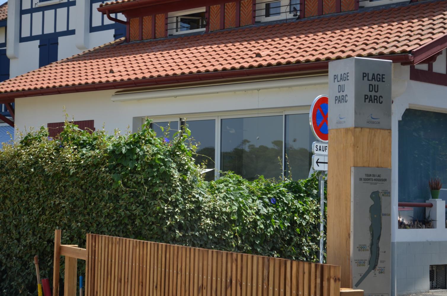 Nouvelle signalétique Totems Entrée