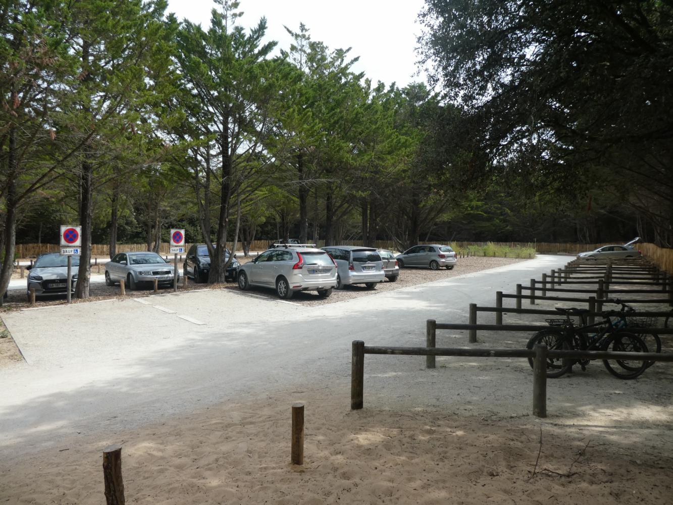 Stationnements vélos + PMR - Le Treuil