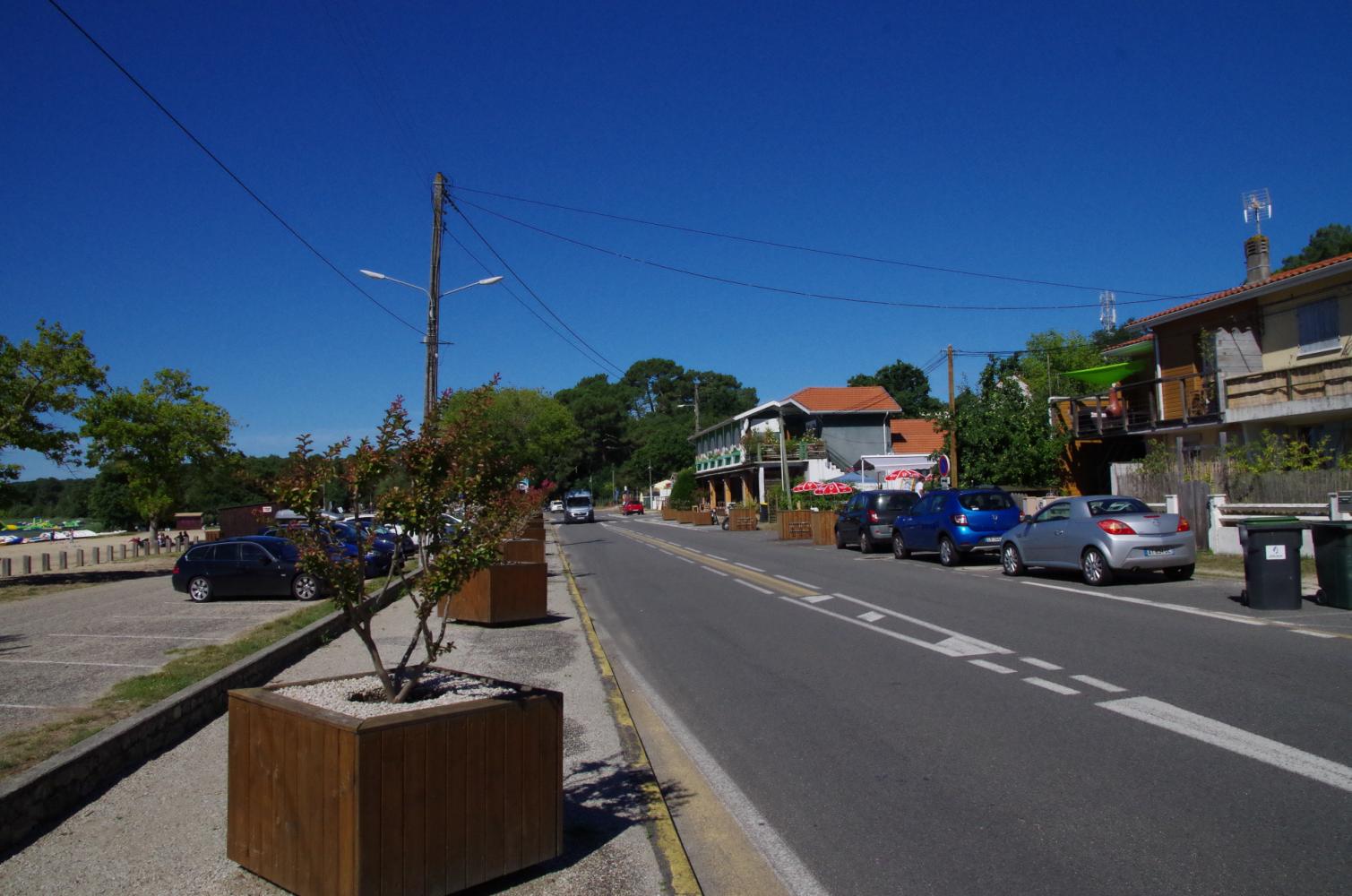 Route départementale longeant le site