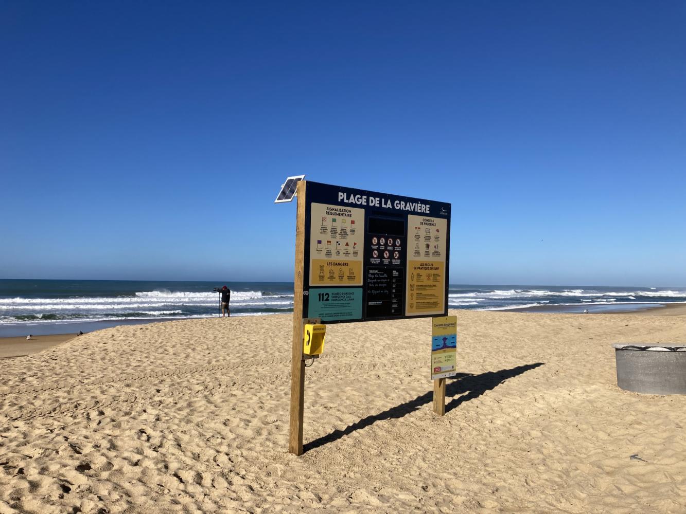 Signalétique réglementaire baignade Plage de la Gravière 