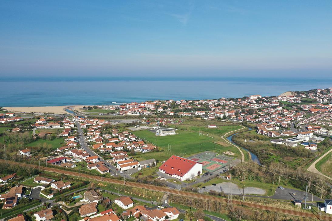 Vue aérienne de la Plaine sportive