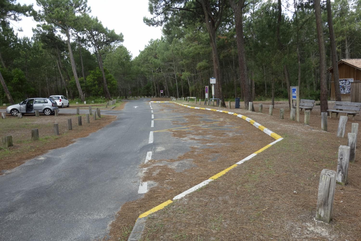 Arrêt de bus PLage la Lagune (photo prise avant incendie)