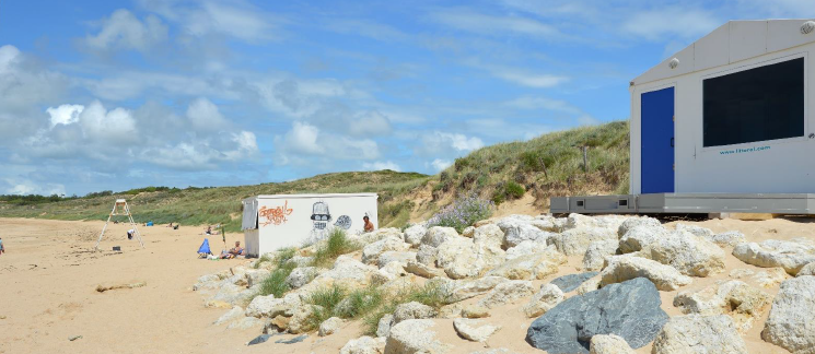 poste de secours - Sables vigniers