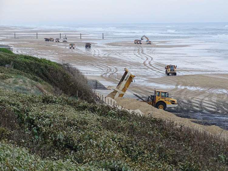 Opération de rechargement à Biscarrosse