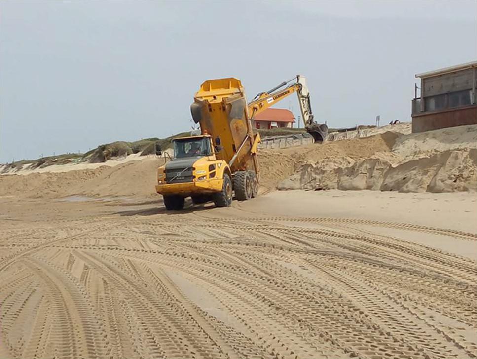 Opération de rechargement à Biscarrosse