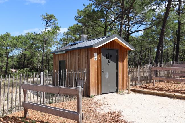 Dispositif toilettes sèches - Lacanau Plage Nord ©GIPLittoral